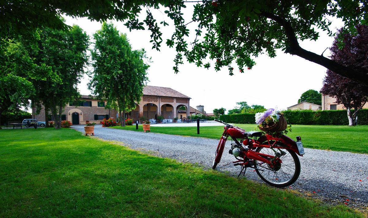 Agriturismo Tenuta Casteldardo Besenzone Eksteriør billede